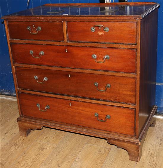 A George III mahogany chest of drawers, W.95cms